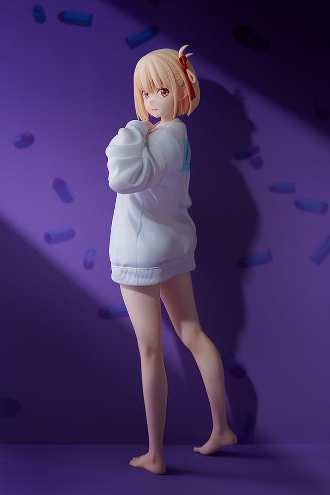 PREORDINE+ 05/2026 Lycoris Recoil PVC Statue 1/7 Chisato Nishikigi: Oversized Sweatshirt Ver. 25 cm