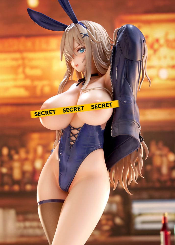 PREORDINE 05/2026 Original Character PVC Statue 1/7 Bad Bunny Illustration by Mataro 27 cm (18+) (PREORDINE NON CANCELLABILE)