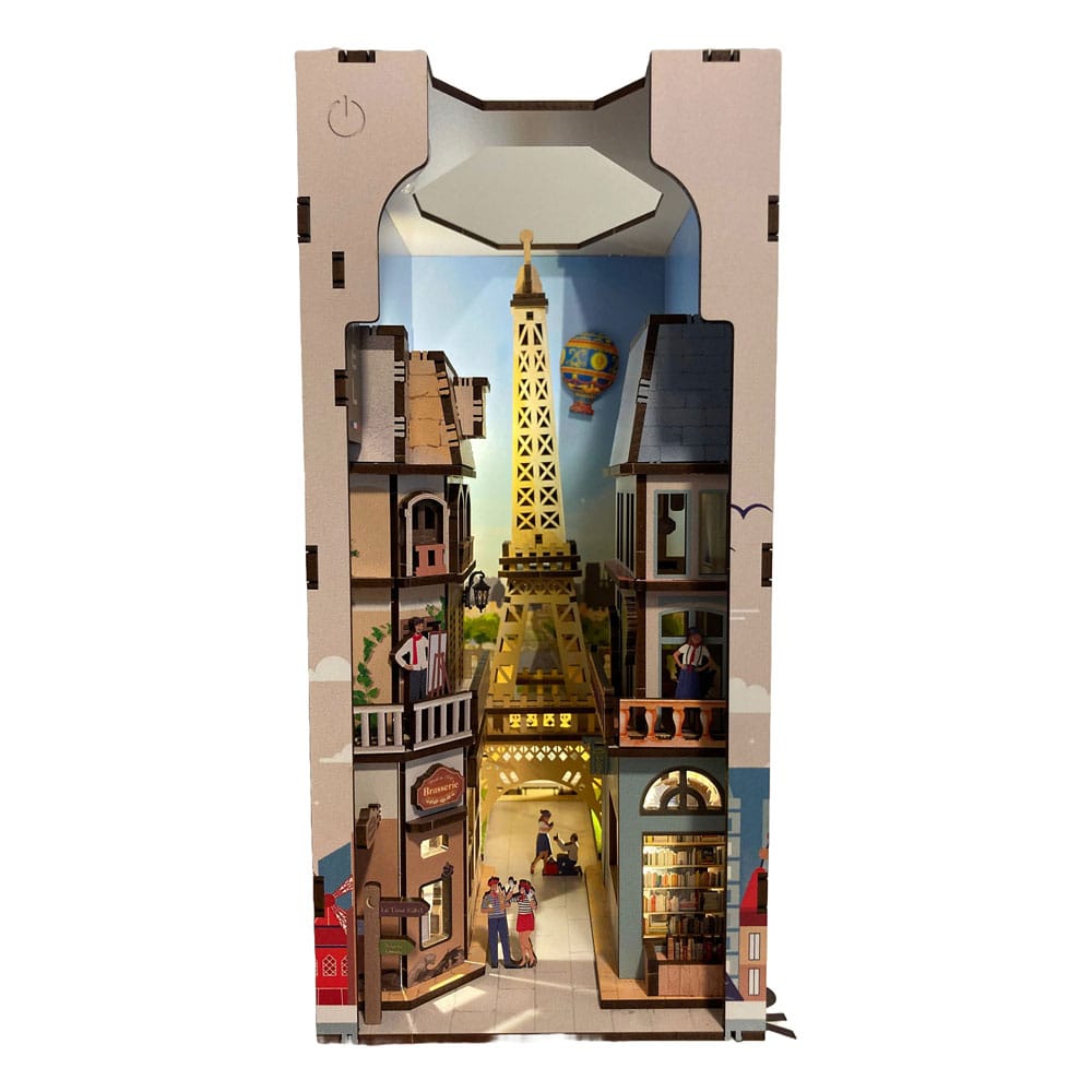 Auf Bestellung gefertigt: Mini-Diorama „Pariers kleine Abenteuer“ – Bücherecke, 23 cm