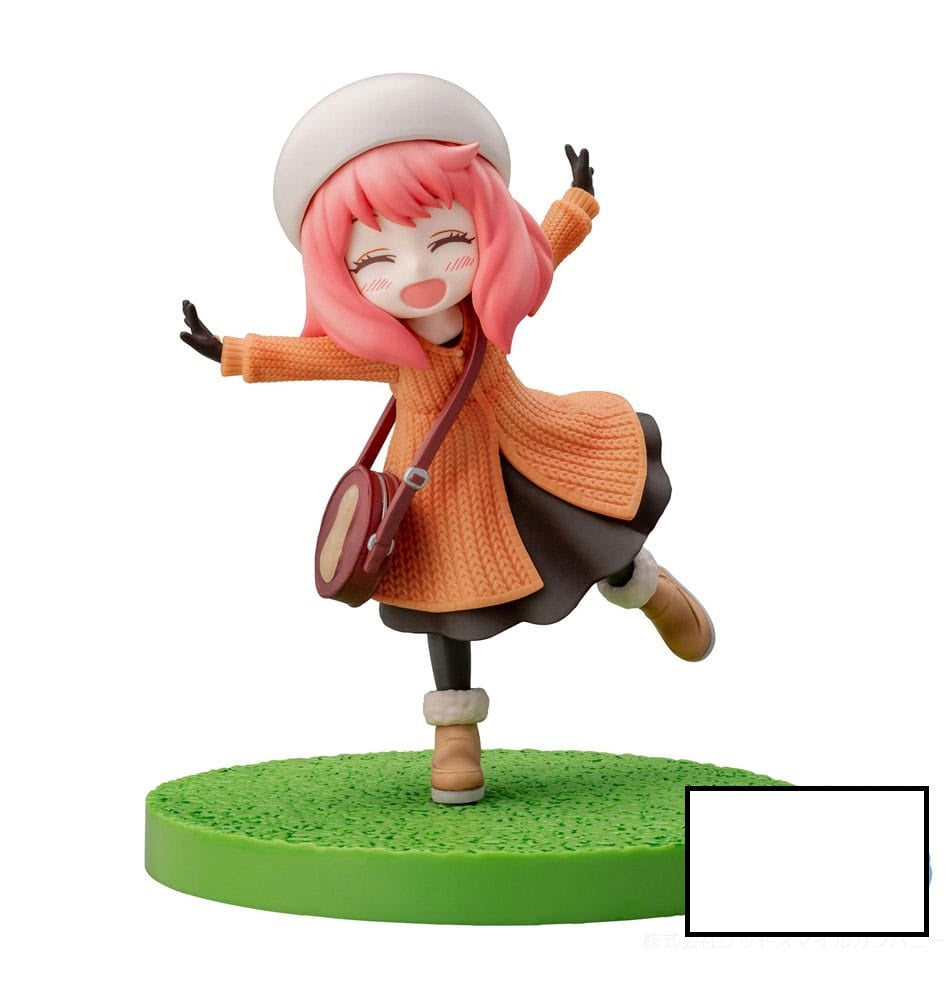 PREORDINE ESAURITO Spy x Family Luminasta PVC Statue Anya Forger Family Ooting Ver. 2 12 cm (H)