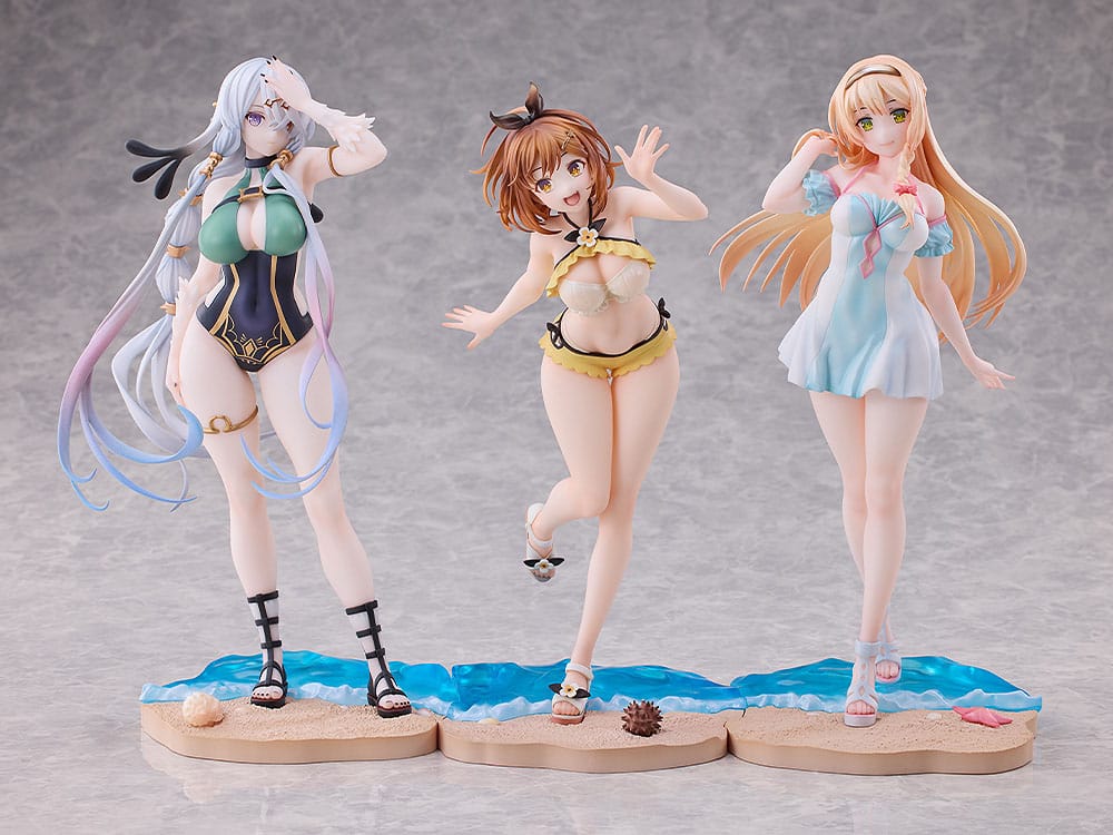 PREORDINE 12/2026 Atelier Ryza: Ever Darkness & the Secret Hideout PVC Statues 3-Pack 1/7 Ryza, Klaudia, Lila: Swimsuit Ver. (PREORDINE NON CANCELLABILE)