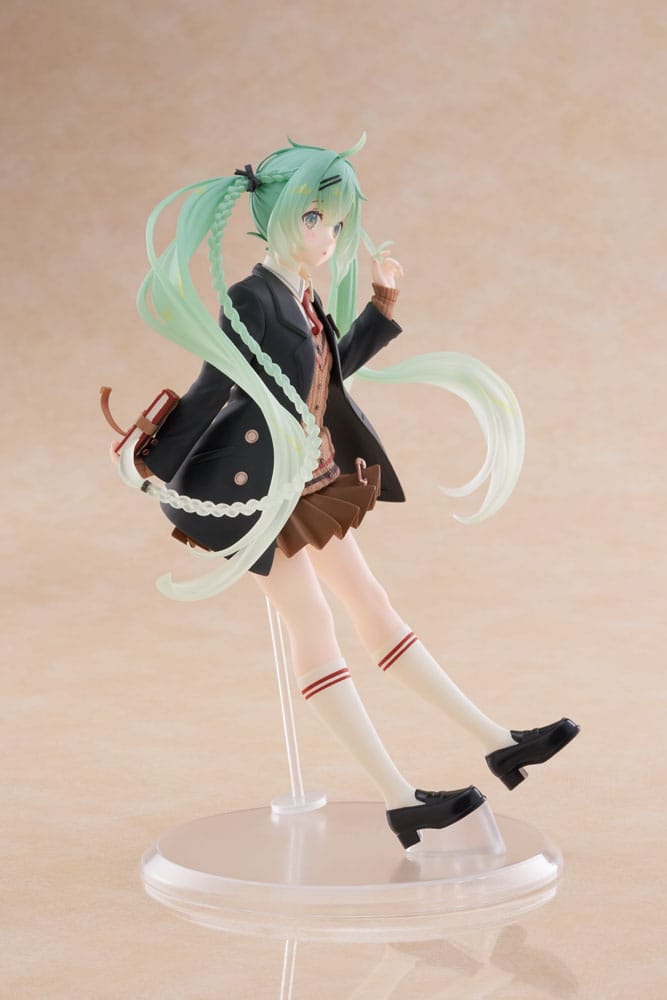 PREORDINE+ 10/2025 Hatsune Miku PVC Statue Hatsune Miku Fashion Preppy Ver. 18 cm