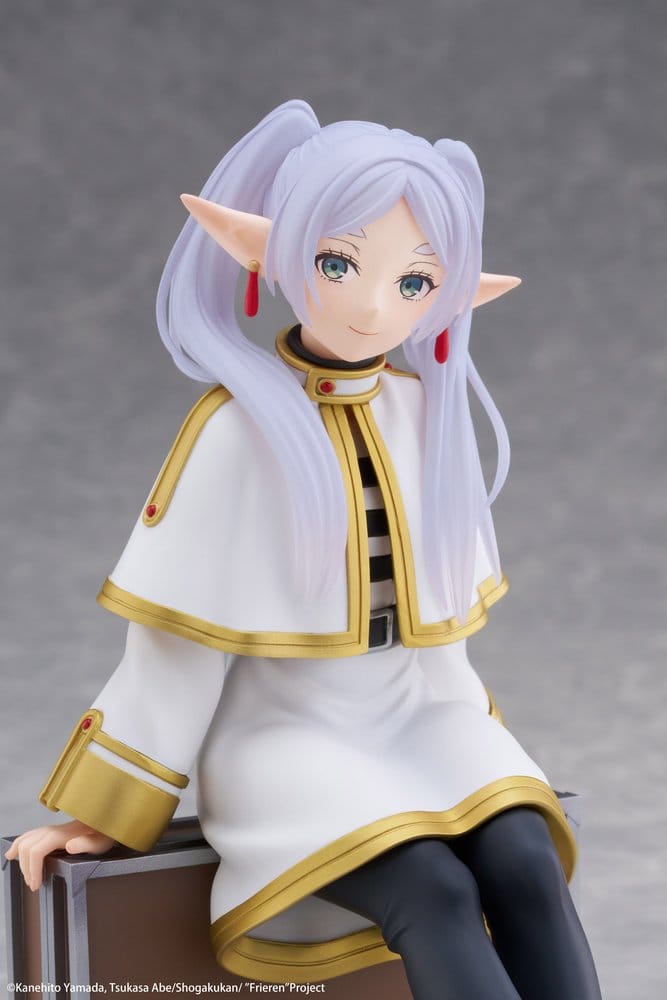 PREORDINE+ 11/2026 Frieren: Beyond Journey's End PVC Figure Desktop Cute Frieren (Trunk Case Ver.) Reissue 13 cm