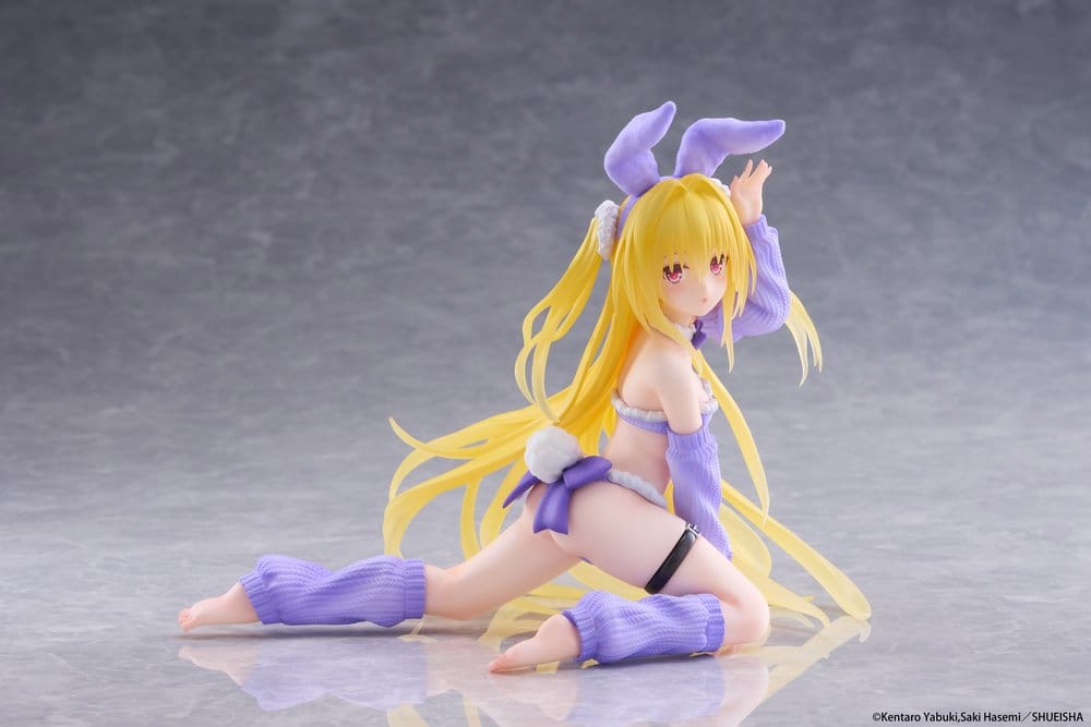 PREORDINE+ 02/2027 To Love-Ru Darkness MOFLOCK PVC Figure Golden Darkness (Fluffy Bunny Ver.) 13 cm