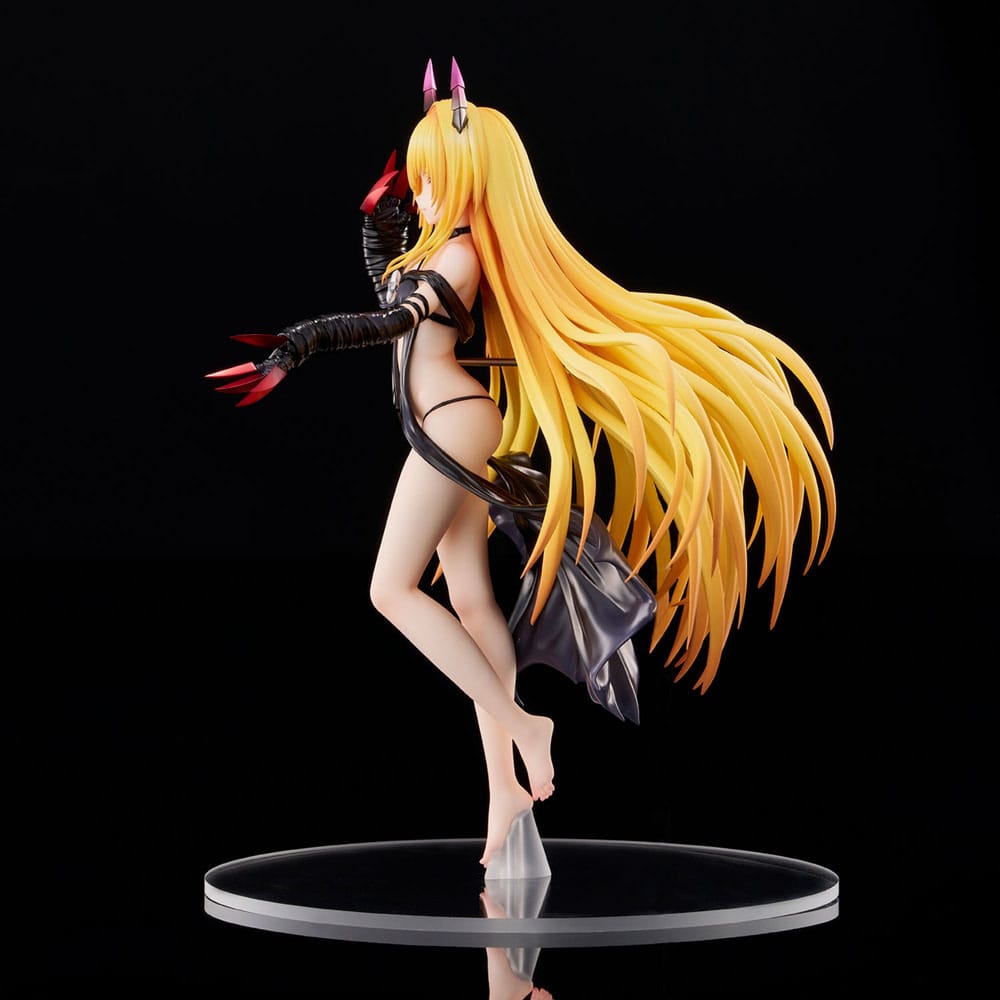 PREORDINE+ 01/2026 To Love-Ru Darkness PVC Statue 1/6 Golden Darkness Darkness Ver. 30 cm