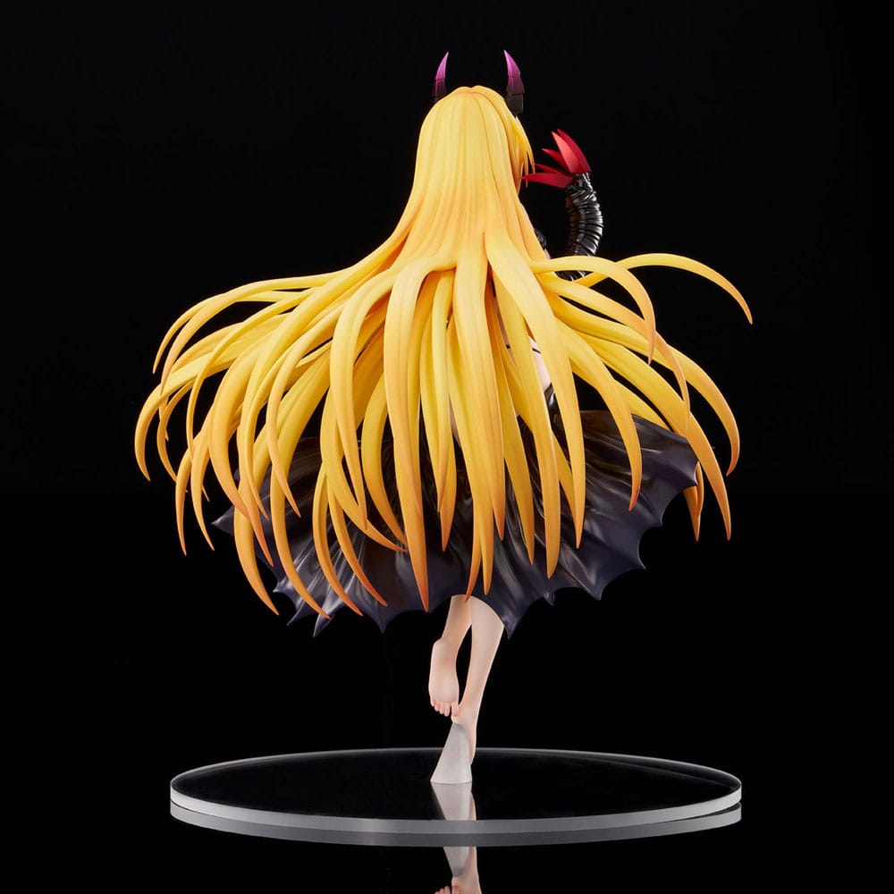PREORDINE+ 01/2026 To Love-Ru Darkness PVC Statue 1/6 Golden Darkness Darkness Ver. 30 cm