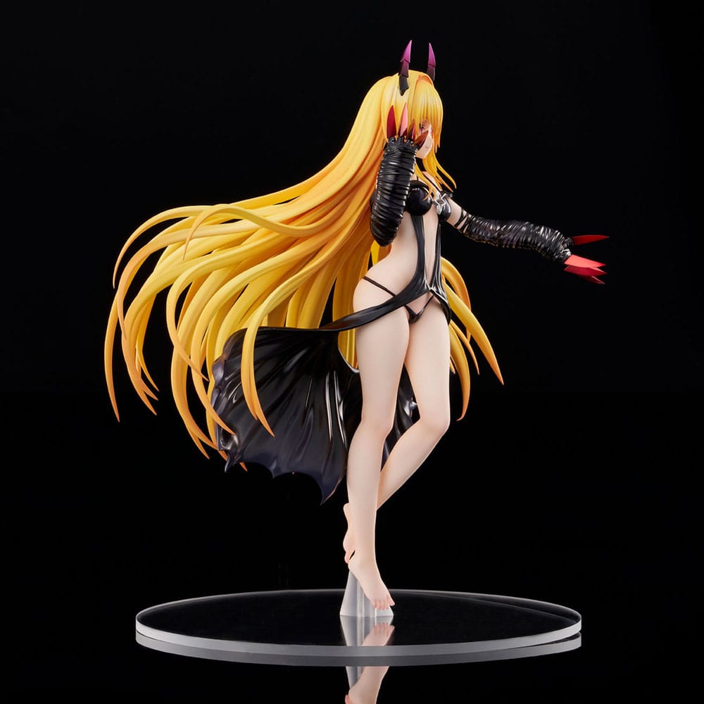 PREORDINE+ 01/2026 To Love-Ru Darkness PVC Statue 1/6 Golden Darkness Darkness Ver. 30 cm