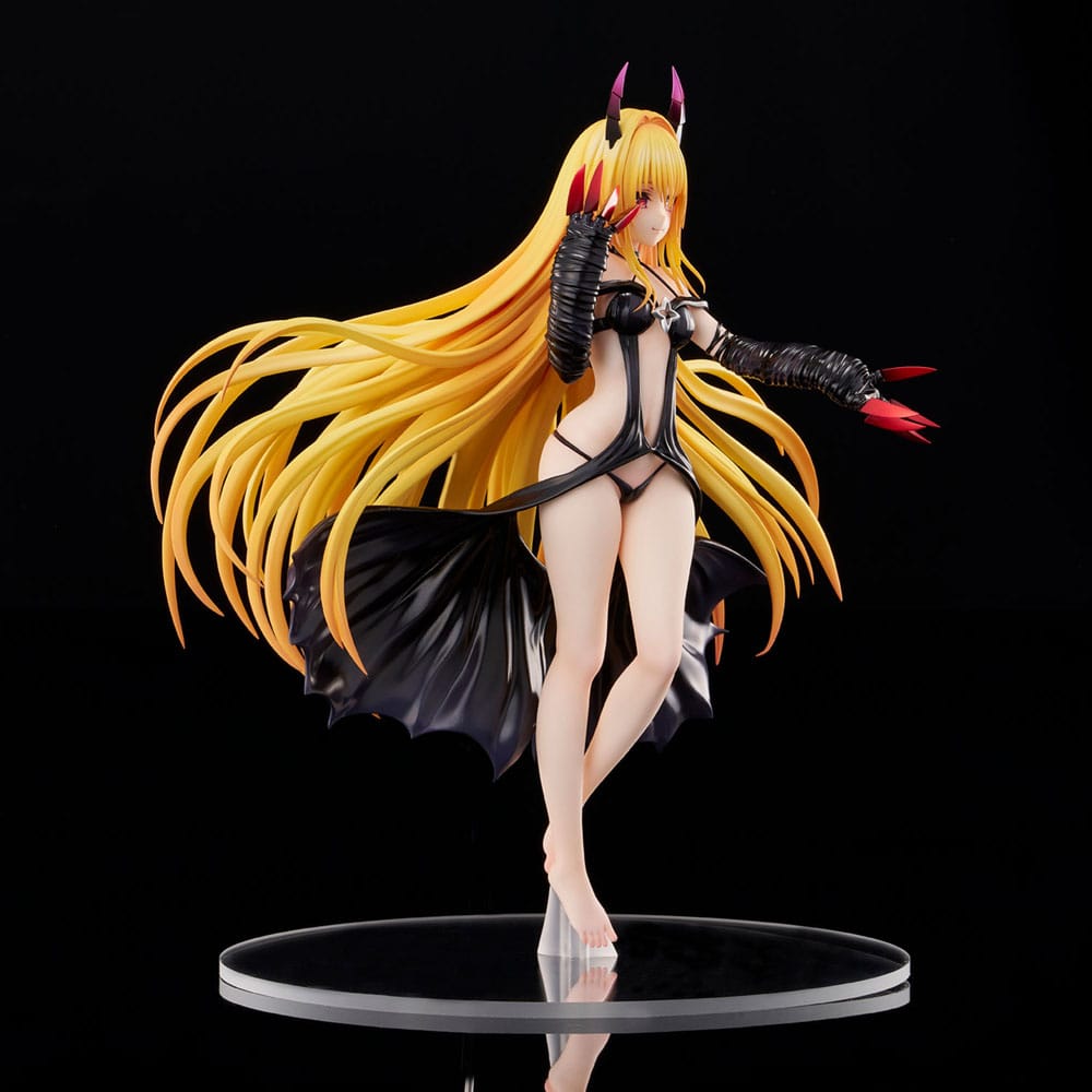 PREORDINE+ 01/2026 To Love-Ru Darkness PVC Statue 1/6 Golden Darkness Darkness Ver. 30 cm