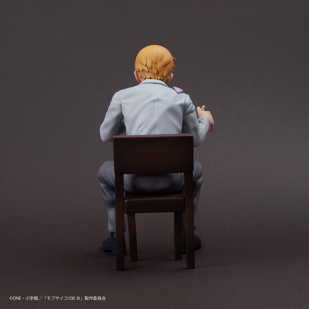 VORBESTELLUNG+ GESCHLOSSEN 07/2026 Mob Psycho 100 III x Bunbougu Cafe 2022 PVC-Statue Arataka Reigen 14 cm