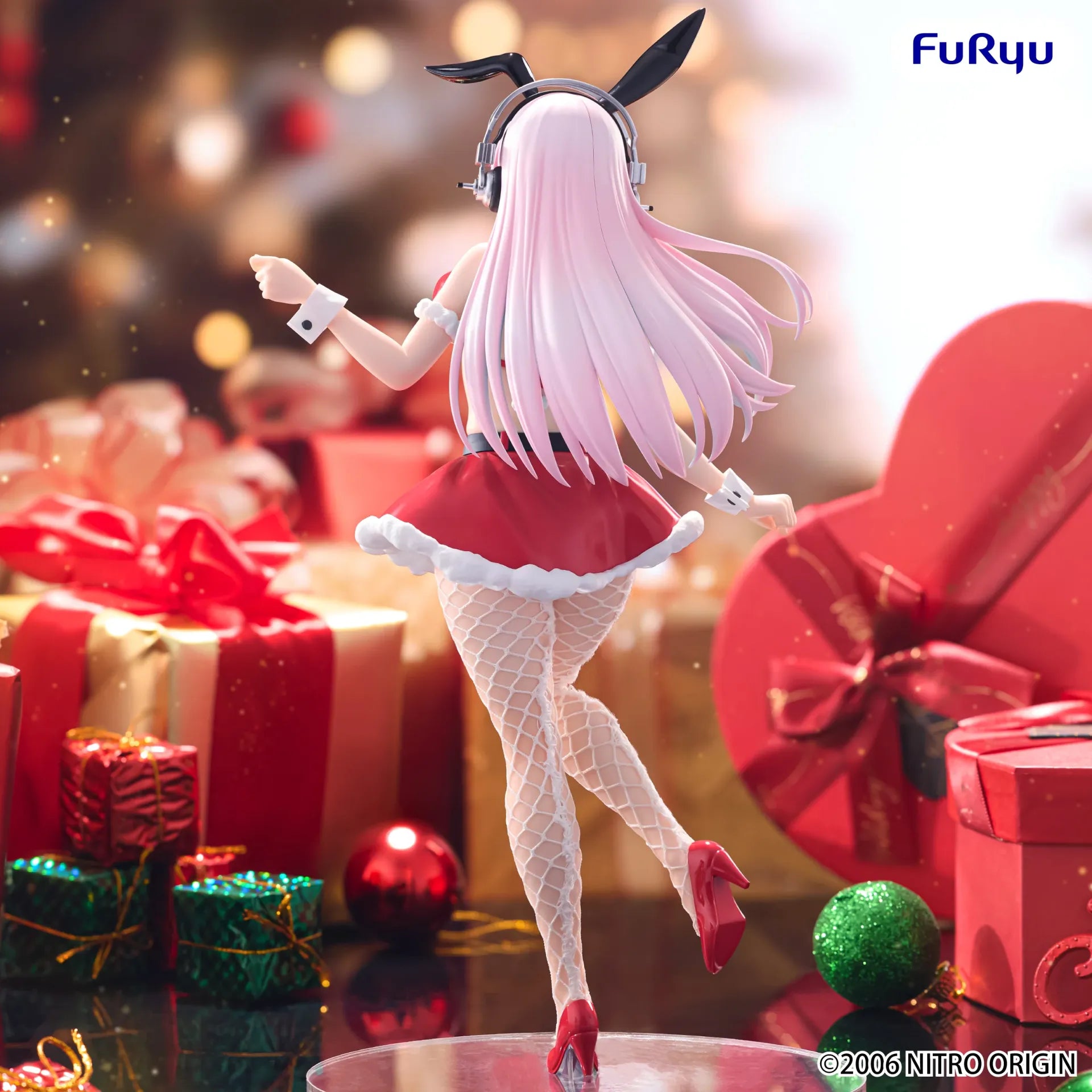 PREORDINE+ 03/2027 Super Sonico Santa Bicute Bunnies Figure