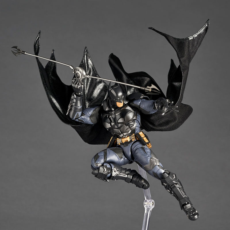 PREORDINE ESAURITO Revoltech Amazing Yamaguchi Batman (Batman: Arkham Knight Ver.)