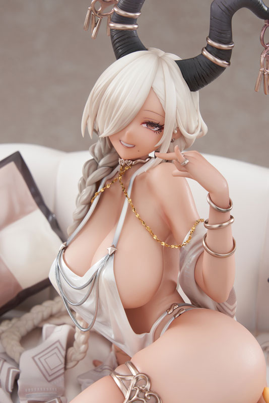 PREORDINE 01/2026 Azur Lane Owari Shimmering Forsythia Ver. 17 cm Statue 1/7 (PREORDINE NON CANCELLABILE)
