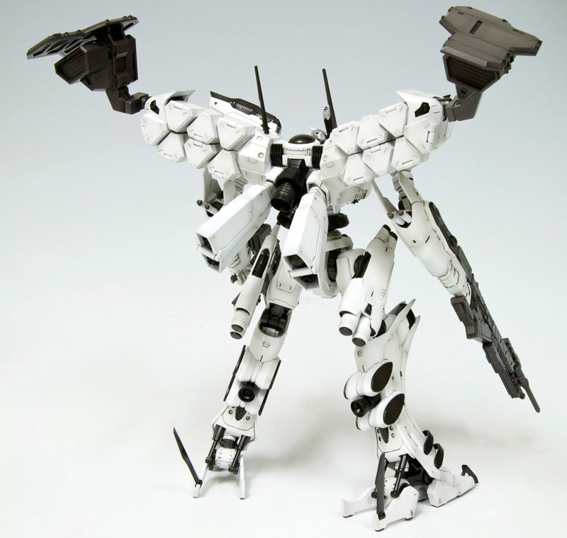 PREORDINE ESAURITO Armored Core LINEARK WHITE-GLINT 1/72 Model