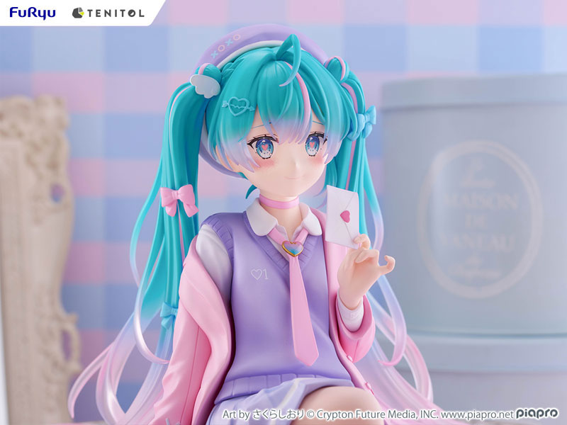 PREORDINE 09/2025 Hatsune Miku Tenitol Noodle Stopper Figure Love Blazer 32 cm (PREORDINE NON CANCELLABILE)
