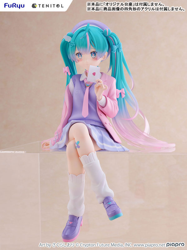 PREORDINE 09/2025 Hatsune Miku Tenitol Noodle Stopper Figure Love Blazer 32 cm (PREORDINE NON CANCELLABILE)