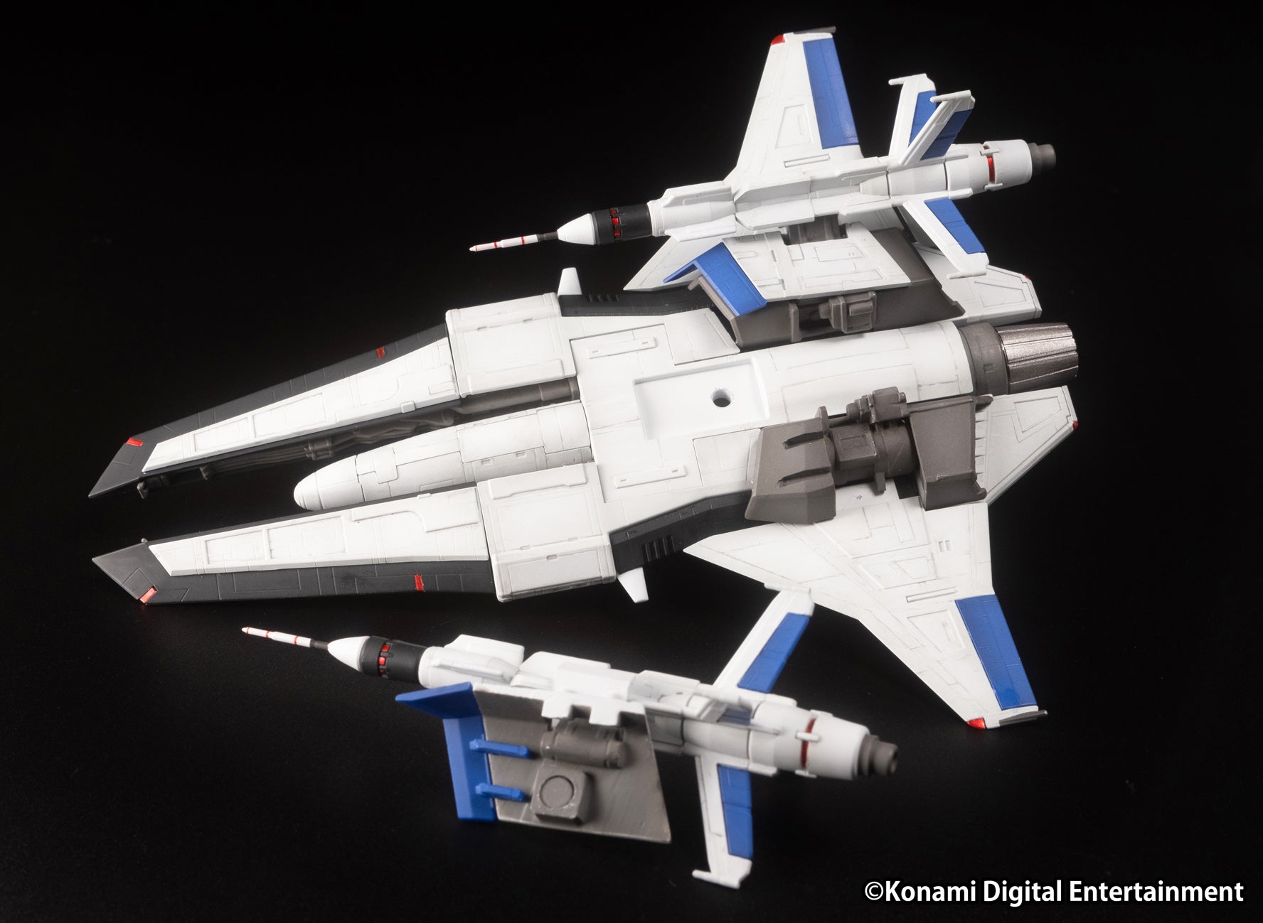 PREORDINE ESAURITO   Gradius V Plastic Kit 1/144 VIC VIPER T-301 Peinted Finished 14 cm