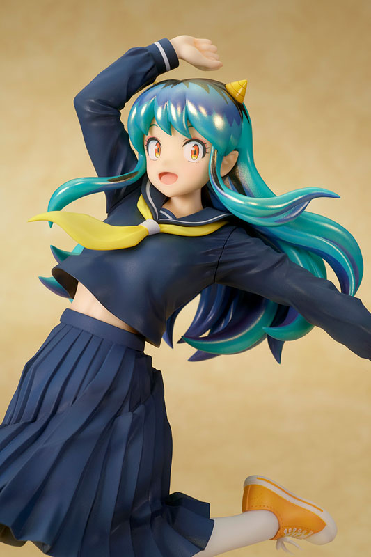 PREORDINE+ 10/2025 Urusei Yatsura Lum Uniform Ver. 28 cm Statue 1/7