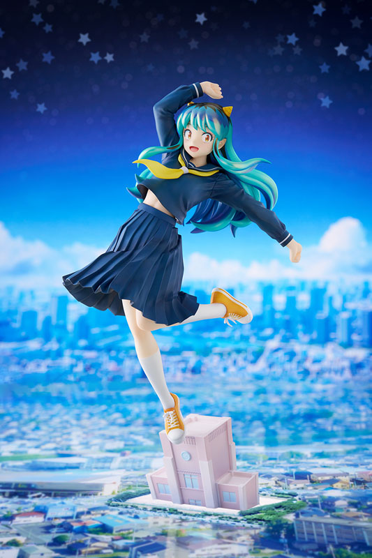 PREORDINE+ 10/2025 Urusei Yatsura Lum Uniform Ver. 28 cm Statue 1/7