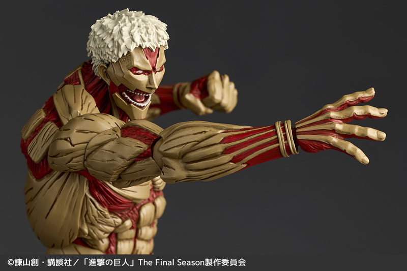 PREORDINE+ CHIUSO 09/2025 Amazing Yamaguchi Attack on Titan Armored Titan Action Figure