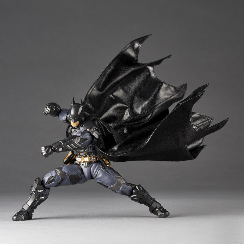 PREORDINE ESAURITO Revoltech Amazing Yamaguchi Batman (Batman: Arkham Knight Ver.)
