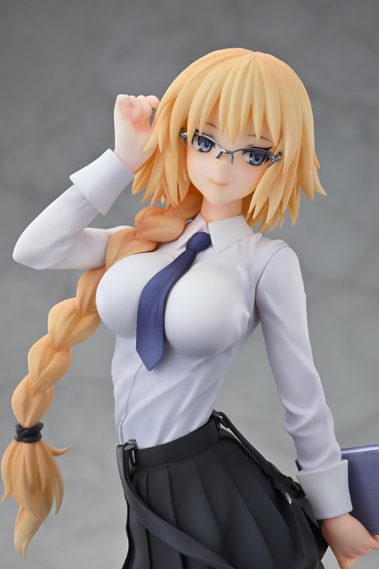 PREORDINE+ 08/2025 Fate/Apocrypha Ruler (Jeanne d'Arc) Original Glasses Model Ver. 23 cm Statue 1/7