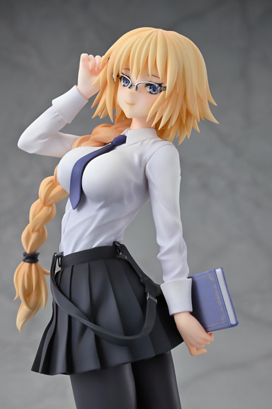 PREORDINE+ 08/2025 Fate/Apocrypha Ruler (Jeanne d'Arc) Original Glasses Model Ver. 23 cm Statue 1/7