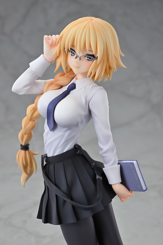 PREORDINE+ 08/2025 Fate/Apocrypha Ruler (Jeanne d'Arc) Original Glasses Model Ver. 23 cm Statue 1/7