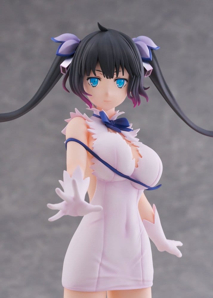 PREORDINE+ 08/2027 Is It Wrong to Try to Pick Up Girls in a Dungeon? V PVC Figure 1/7 Hestia Divinity Unleashed Ver. 24 cm