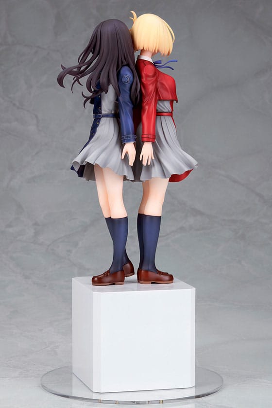 PREORDINE 04/2026 Lycoris Recoil PVC Statue 1/8 Chisato Nishikigi & Takina Inoue 30 cm (PREORDINE NON CANCELLABILE)