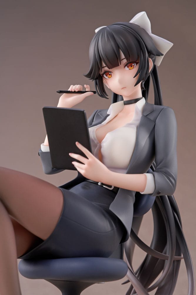 PREORDINE+ CHIUSO 04/2025 Azur Lane PVC Statue 1/6 Takao Office Lady Ver. 18 cm