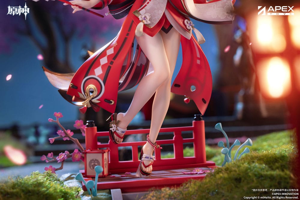 PREORDINE 08/2026 Genshin Impact PVC Statue 1/7 Yae Miko Astute Amusement Ver. 28 cm (PREORDINE NON CANCELLABILE)