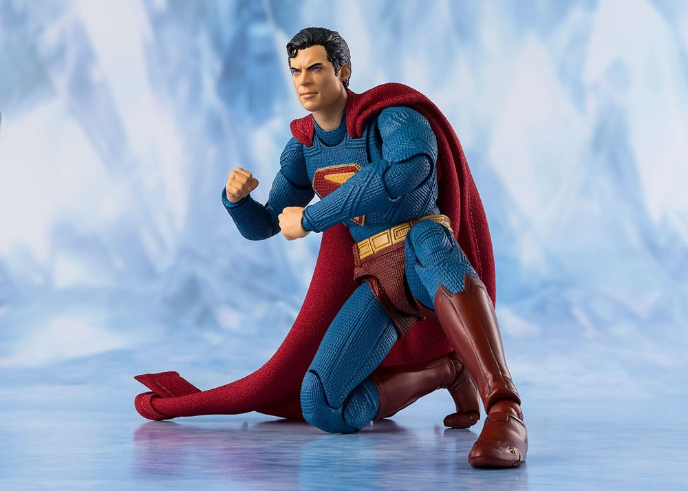 SU ORDINAZIONE Superman 2025 S.H.Figuarts Action Figure Superman 16 cm      