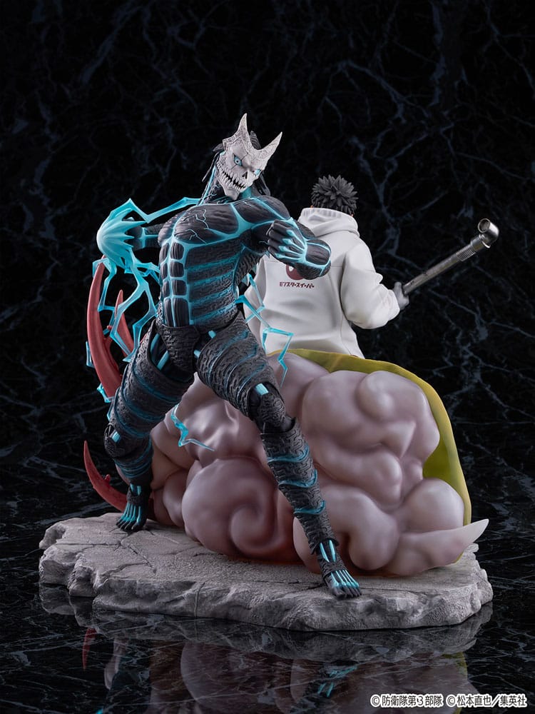 PREORDINE+ 04/2027 Kaiju No.8 SHIBUYA SCRAMBLE FIGURE PVC Statue 1/7 Kaiju No.8 & Kafka Hibino 29 cm
