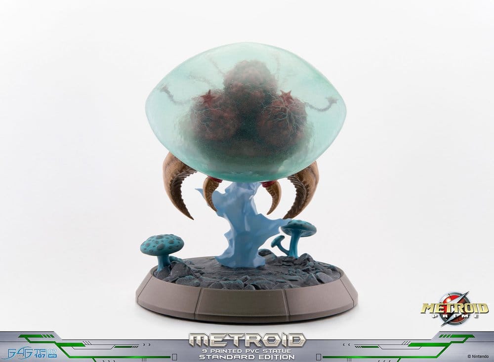 PREORDINE+ 06/2027 Metroid Prime PVC Figure Metroid (Standard) (Glow in the Dark) 21 cm
