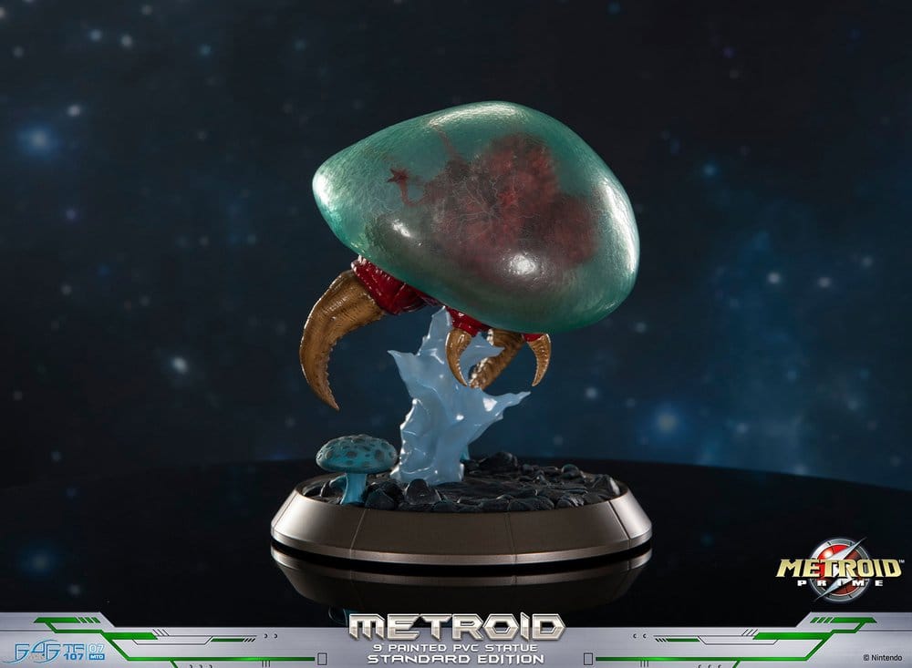 PREORDINE+ 06/2027 Metroid Prime PVC Figure Metroid (Standard) (Glow in the Dark) 21 cm