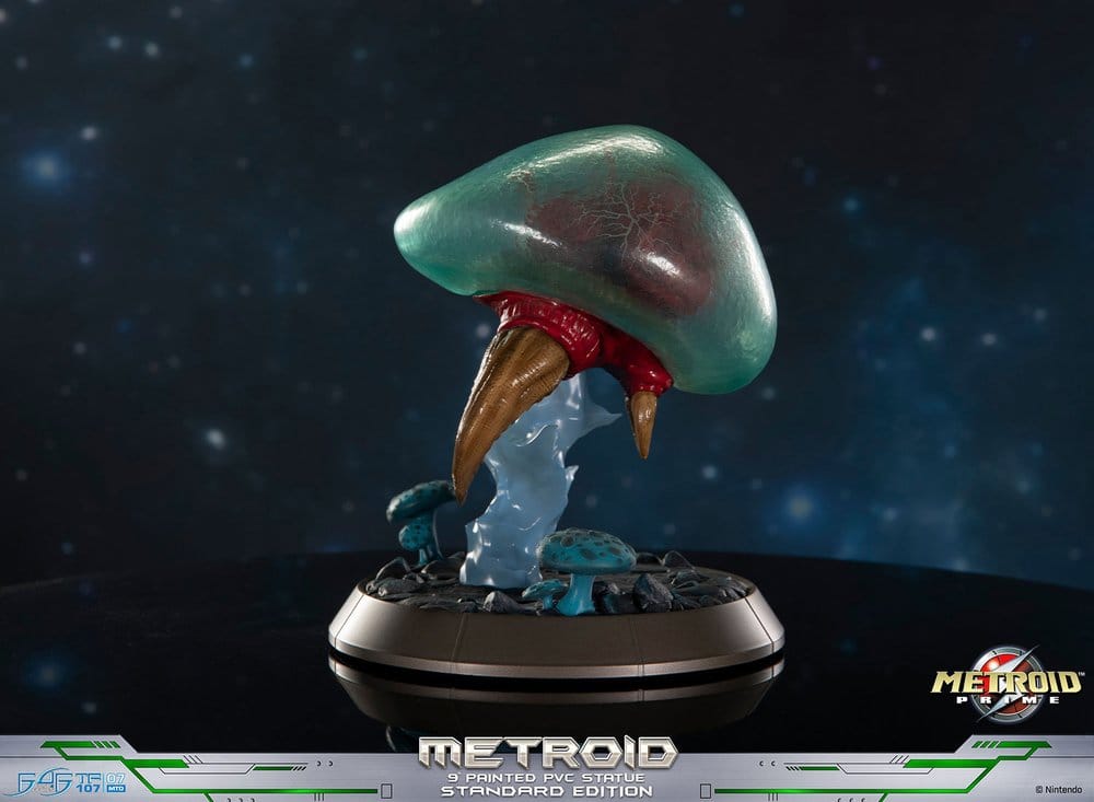 PREORDINE+ 06/2027 Metroid Prime PVC Figure Metroid (Standard) (Glow in the Dark) 21 cm