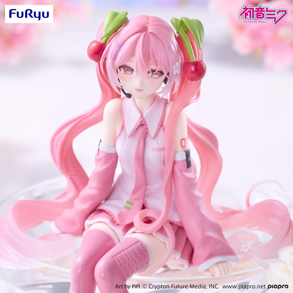 PREORDINE+ 06/2027 Hatsune Miku Noodle Stopper PVC Figure Sakura Miku 2026 Smile Ver. 14 cm
