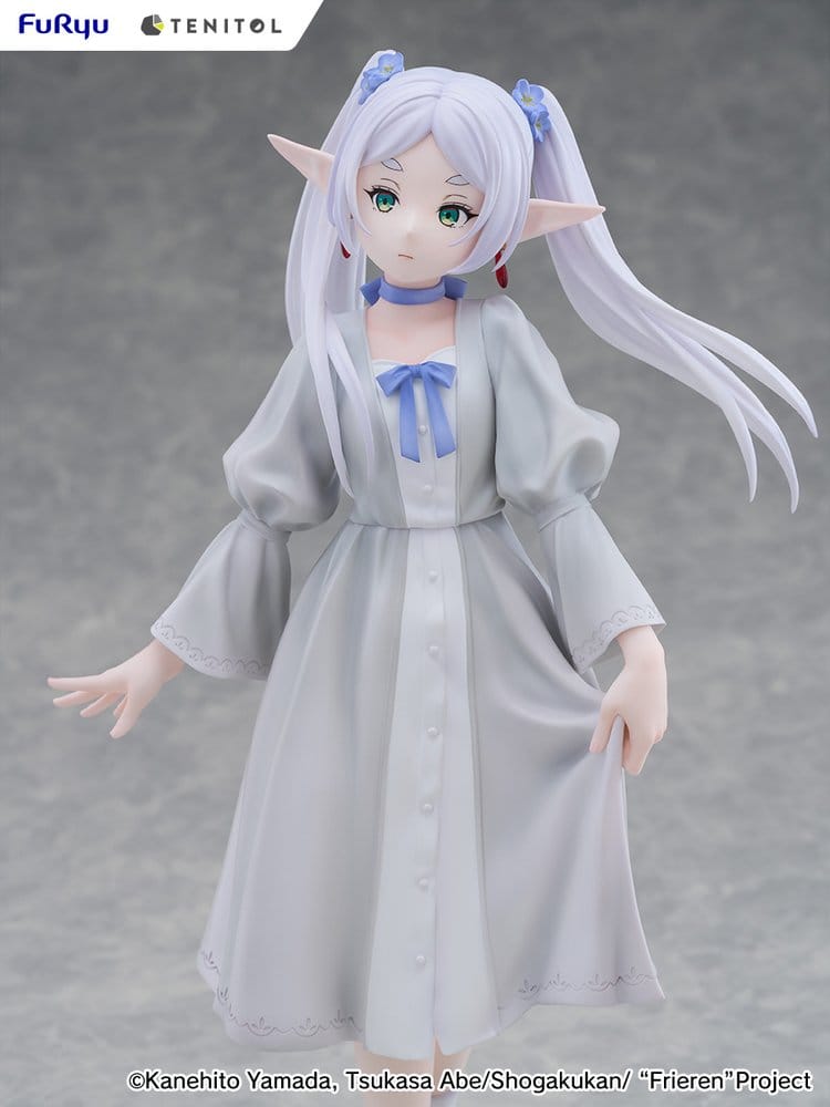 PREORDINE+ 09/2027 Frieren: Beyond Journey's End Tenitol Tall PVC Figure Frieren Classical dress Ver. 28 cm