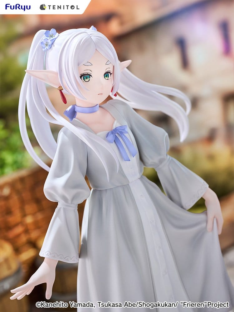 PREORDINE+ 09/2027 Frieren: Beyond Journey's End Tenitol Tall PVC Figure Frieren Classical dress Ver. 28 cm