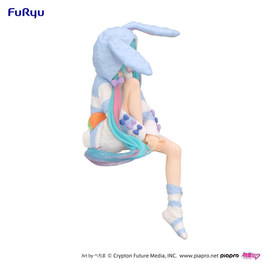 PREORDINE+ 10/2025 Hatsune Miku Noodle Stopper PVC Statue Hatsune Miku Rabbit Ear Hood Pajama Blue Color Ver. 14 cm