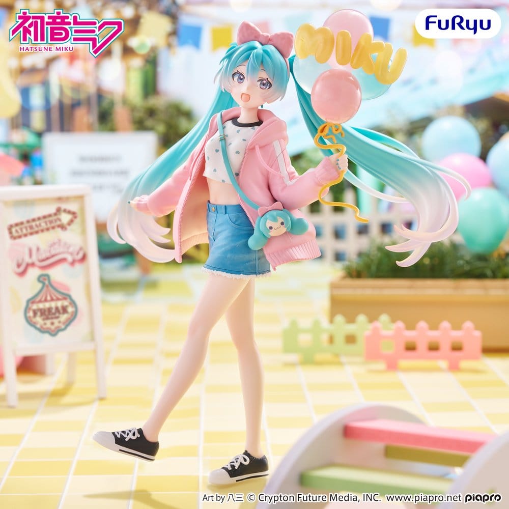 PREORDINE+ 02/2027 Hatsune Miku Muchute PVC Figure Theme Park Date Version 19 cm