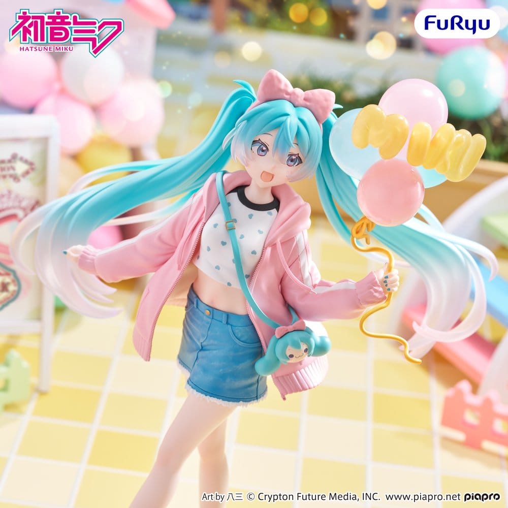 PREORDINE+ 02/2027 Hatsune Miku Muchute PVC Figure Theme Park Date Version 19 cm