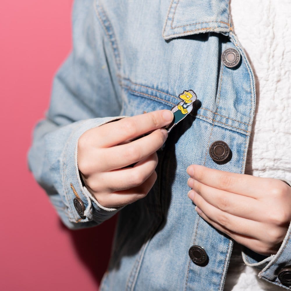 🧪 LAB | SU ORDINAZIONE The Simpsons Pin Badges Set of 4 Moe's Tavern