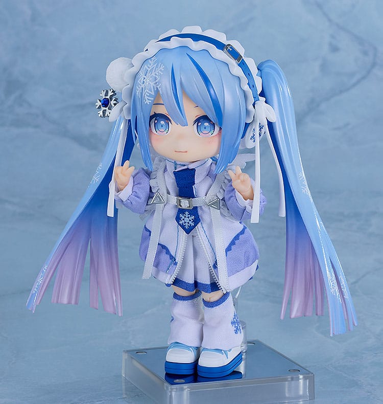 PREORDINE 04/2026 Character Vocal Series 01: Hatsune Mik Nendoroid Doll Action Figure Snow Miku: Yukiiro Pop Ver. 14 cm  (PREORDINE NON CANCELLABILE)
