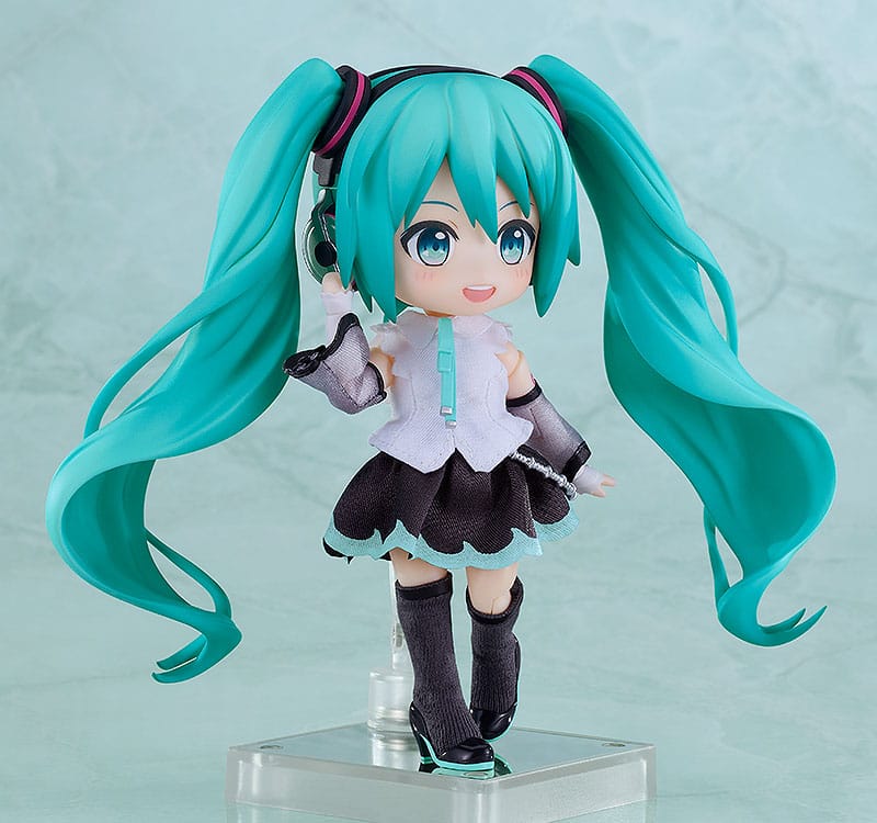 PREORDINE+ 03/2026 Piapro Characters Nendoroid Doll Action Figure Snow Miku: Yukiiro Pop Ver. 14 cm