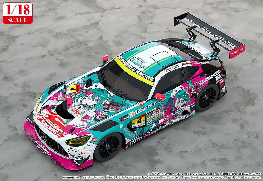 PREORDINE+ 03/2026 Hatsune Miku GT Project Vehicle 1/18 Hatsune Miku AMG 2025 Season Opening Ver. 26 cm