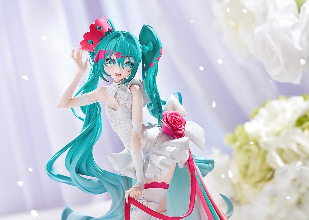 PREORDINE+ 01/2028 Hatsune Miku GT Project G.S. Collection PVC Figure 1/7 Racing Miku 15th "Rhapsody" 2010-2025 27 cm