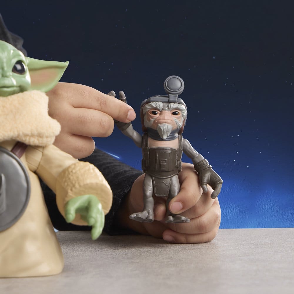 🧪 LAB | SU ORDINAZIONE Star Wars: The Mandalorian & Grogu Electronic Action Figure Huggin' Grogu & Anzellan 17 cm