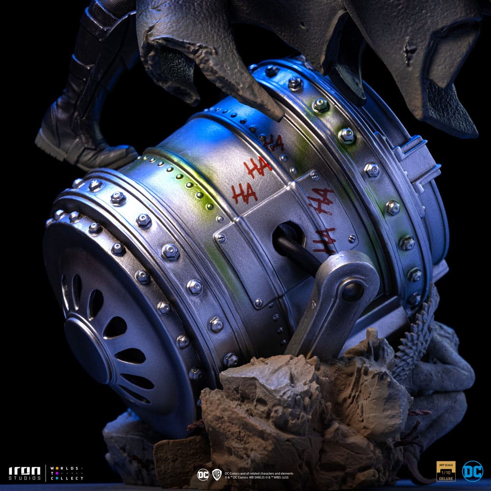 PREORDINE ESAURITO  DC Comics BDS Art Scale Statue 1/10 Batman Deluxe (Black Version Exclusive) heo EU Exclusive 30 cm  (PREORDINE NON CANCELLABILE)