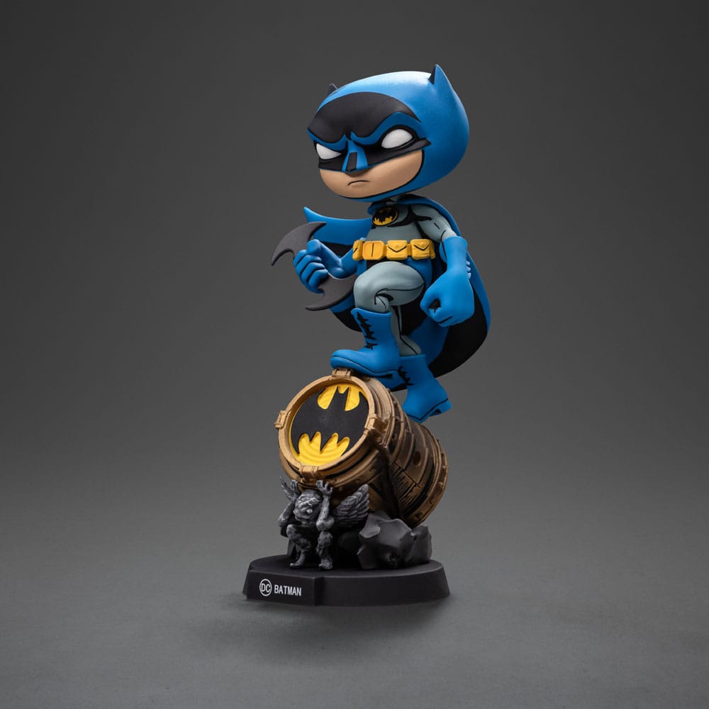 🧪 LAB | SU ORDINAZIONE Batman Mini Co. PVC Figure Batman on Bat-Signal (Blue Variant) 15 cm